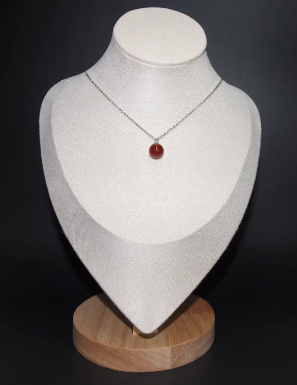 red agate healing crystals necklace for passion and confidence