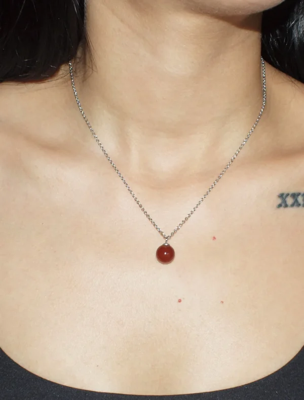 red agate healing crystals necklace for passion and confidence